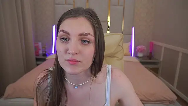 EmmyCharmm online show from March 19, 2025, 8:12 am