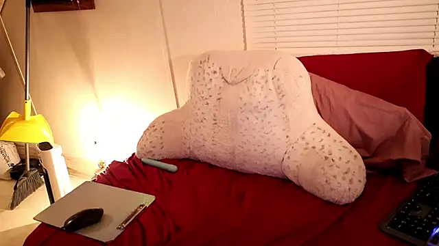 Snapshot of xxpixeyxx chatting on December 15, 2025, 2:17 am xxpixeyxx online show from December 15, 2025, 2:17 am