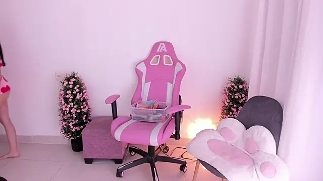 keissy rincon  online show from November 12, 2025, 10:46 pm