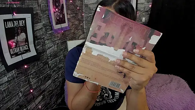 Andrys  online show from April 14, 2026, 9:42 pm