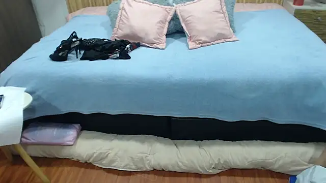 rose meyer online show from October 15, 2025, 6:38 pm