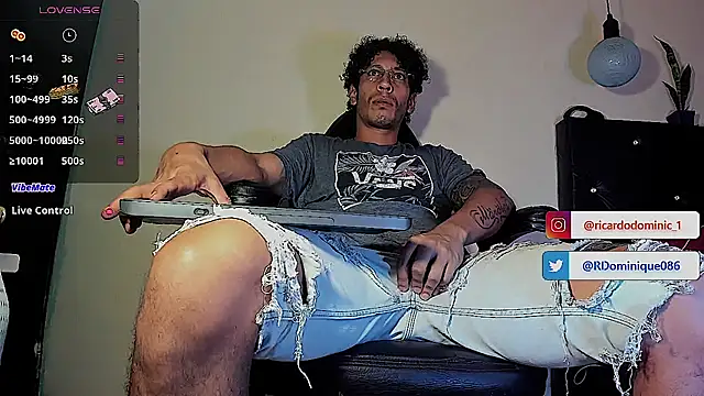 Snapshot of FuckHardlove chatting on October 31, 2025, 2:41 am FuckHardlove online show from October 31, 2025, 2:41 am