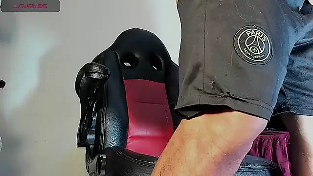 Snapshot of FuckHardlove chatting on October 22, 2025, 4:17 pm FuckHardlove online show from October 22, 2025, 4:17 pm