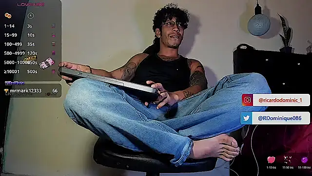 Snapshot of FuckHardlove chatting on November 1, 2025, 3:24 am FuckHardlove online show from November 1, 2025, 3:24 am