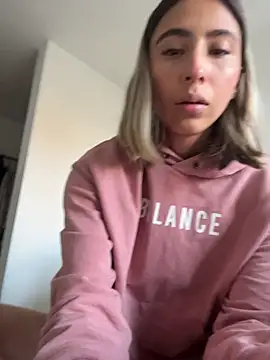 Ameellie online show from February 14, 2026, 9:59 pm