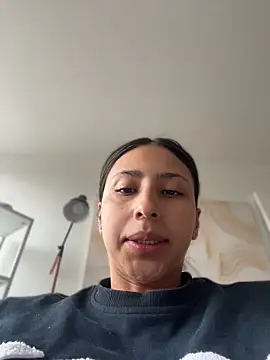 Ameellie online show from April 15, 2026, 3:38 pm