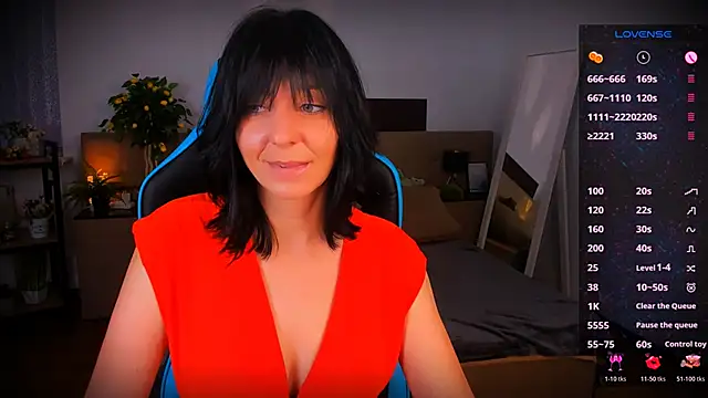  Kelly   online show from November 17, 2025, 1:04 pm