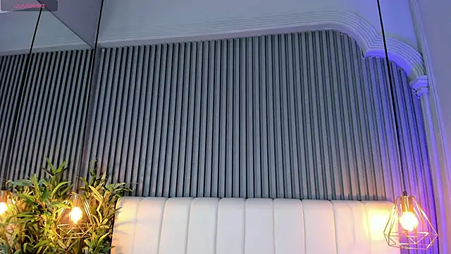 Snapshot of SaraRiley chatting on November 24, 2025, 10:32 pm SaraRiley online show from November 24, 2025, 10:32 pm