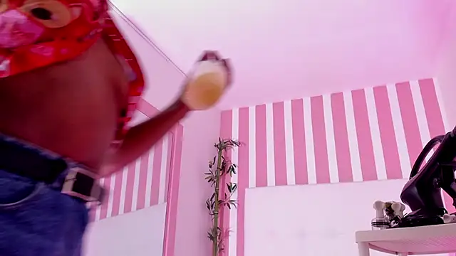 Snapshot of Coco_Kiss chatting on March 3, 2026, 7:32 pm Coco Kiss online show from March 3, 2026, 7:32 pm