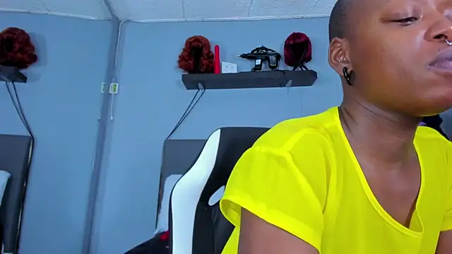 Snapshot of Coco_Kiss chatting on March 17, 2026, 7:06 pm Coco Kiss online show from March 17, 2026, 7:06 pm