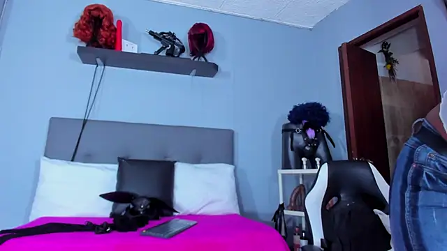 Snapshot of Coco_Kiss chatting on April 5, 2026, 1:18 pm Coco Kiss online show from April 5, 2026, 1:18 pm