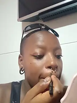 Snapshot of Coco_Kiss chatting on April 2, 2026, 6:36 pm Coco Kiss online show from April 2, 2026, 6:36 pm