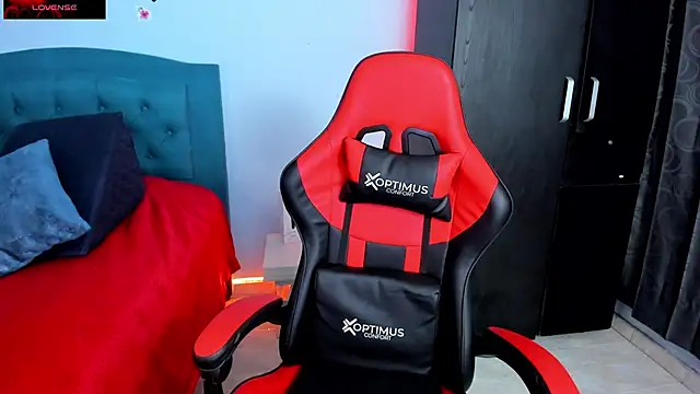 charlotee lovee69 online show from March 10, 2025, 12:28 am