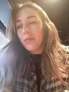 Snapshot of MommmyYummy chatting on March 20, 2025, 12:22 pm MommmyYummy online show from March 20, 2025, 12:22 pm