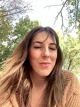 Snapshot of MommmyYummy chatting on September 13, 2025, 1:33 pm MommmyYummy online show from September 13, 2025, 1:33 pm