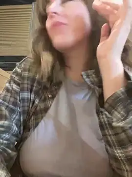 Snapshot of MommmyYummy chatting on February 10, 2025, 1:11 pm MommmyYummy online show from February 10, 2025, 1:11 pm