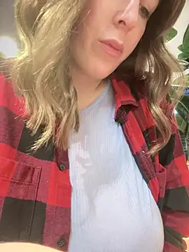 Snapshot of MommmyYummy chatting on January 28, 2025, 4:19 pm MommmyYummy online show from January 28, 2025, 4:19 pm