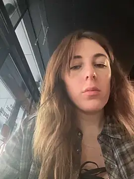 Snapshot of MommmyYummy chatting on November 4, 2025, 12:09 pm MommmyYummy online show from November 4, 2025, 12:09 pm