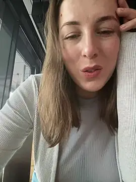 Snapshot of MommmyYummy chatting on December 10, 2024, 9:01 am MommmyYummy online show from December 10, 2024, 9:01 am