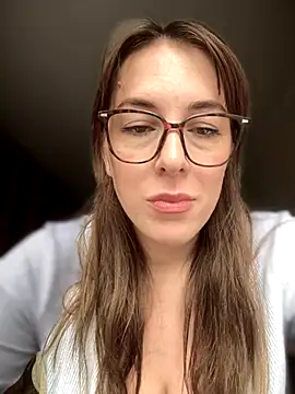 Snapshot of MommmyYummy chatting on September 18, 2025, 9:45 am MommmyYummy online show from September 18, 2025, 9:45 am