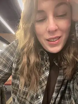 Snapshot of MommmyYummy chatting on February 6, 2025, 10:58 am MommmyYummy online show from February 6, 2025, 10:58 am