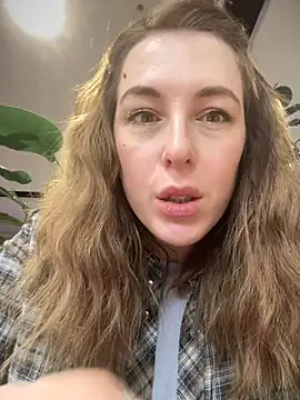 Snapshot of MommmyYummy chatting on February 23, 2025, 3:18 pm MommmyYummy online show from February 23, 2025, 3:18 pm