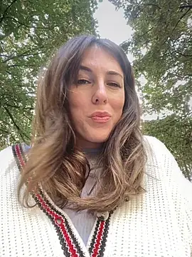 Snapshot of MommmyYummy chatting on September 29, 2025, 12:22 pm MommmyYummy online show from September 29, 2025, 12:22 pm