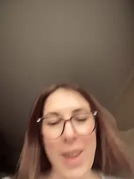 Snapshot of MommmyYummy chatting on February 24, 2026, 10:49 am MommmyYummy online show from February 24, 2026, 10:49 am