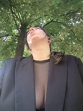 Snapshot of MommmyYummy chatting on September 14, 2025, 7:31 am MommmyYummy online show from September 14, 2025, 7:31 am