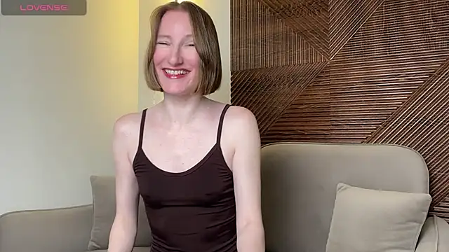 Snapshot of MonikaBos chatting on July 15, 2026, 9:33 pm MonikaBos online show from July 15, 2026, 9:33 pm