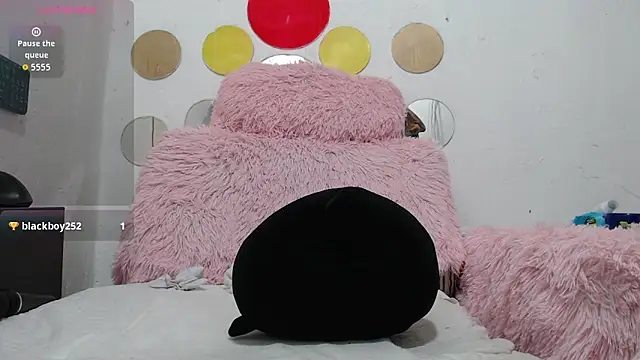 EVAHOTXX online show from February 4, 2026, 5:08 pm