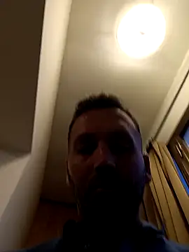 Snapshot of florin421 chatting on March 30, 2026, 5:47 pm florin421 online show from March 30, 2026, 5:47 pm