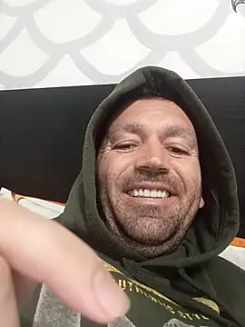 Snapshot of florin421 chatting on March 12, 2026, 7:56 am florin421 online show from March 12, 2026, 7:56 am