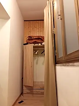 Snapshot of florin421 chatting on March 31, 2026, 6:10 pm florin421 online show from March 31, 2026, 6:10 pm