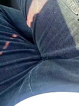 Snapshot of florin421 chatting on April 4, 2026, 7:04 am florin421 online show from April 4, 2026, 7:04 am