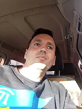 Snapshot of florin421 chatting on March 24, 2026, 6:35 am florin421 online show from March 24, 2026, 6:35 am