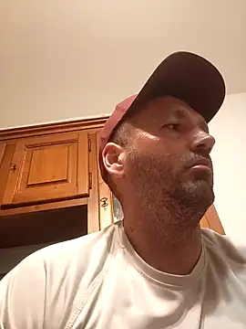 Snapshot of florin421 chatting on April 15, 2026, 7:58 pm florin421 online show from April 15, 2026, 7:58 pm