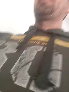 Snapshot of florin421 chatting on March 14, 2026, 2:01 pm florin421 online show from March 14, 2026, 2:01 pm