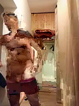 Snapshot of florin421 chatting on April 3, 2026, 6:58 pm florin421 online show from April 3, 2026, 6:58 pm