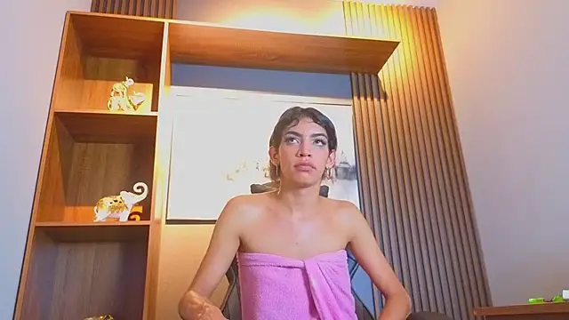 Snapshot of Alahia_Rodriguez chatting on May 1, 2026, 3:39 pm Alahia Rodriguez online show from May 1, 2026, 3:39 pm