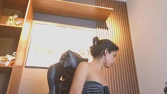 Snapshot of Alahia_Rodriguez chatting on April 27, 2026, 8:07 pm Alahia Rodriguez online show from April 27, 2026, 8:07 pm