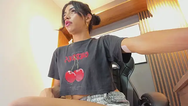 Snapshot of Alahia_Rodriguez chatting on January 16, 2026, 7:07 pm Alahia Rodriguez online show from January 16, 2026, 7:07 pm