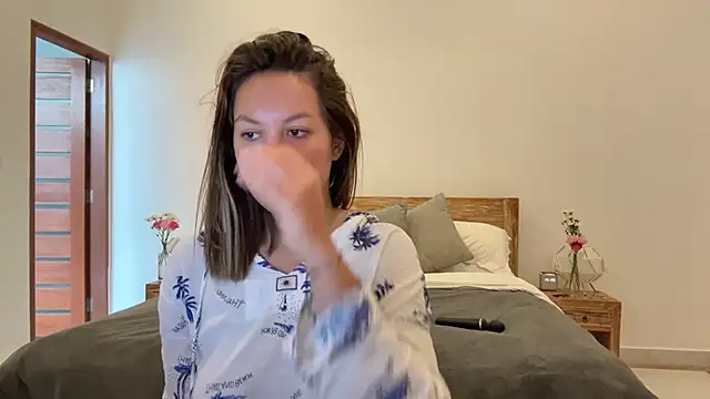 Nelly Fischer online show from September 27, 2025, 1:34 am