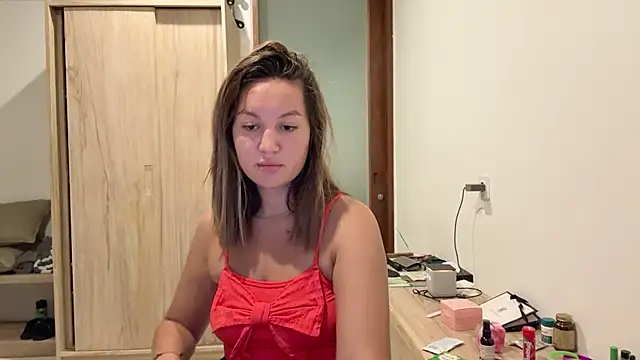 Nelly Fischer online show from October 23, 2025, 10:58 am