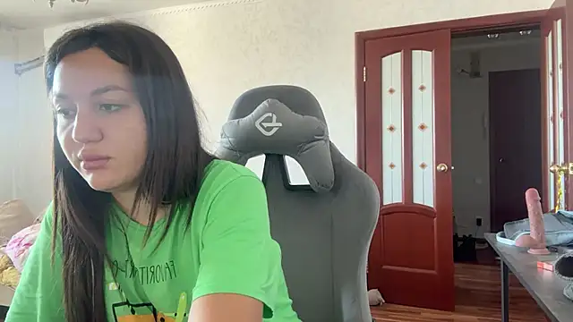 Nelly Fischer online show from February 18, 2025, 7:21 am