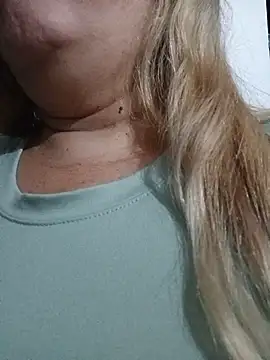 EllisW8 online show from June 17, 2026, 12:11 am