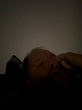 Snapshot of Aronn4 chatting on October 1, 2025, 5:50 pm Aronn4 online show from October 1, 2025, 5:50 pm