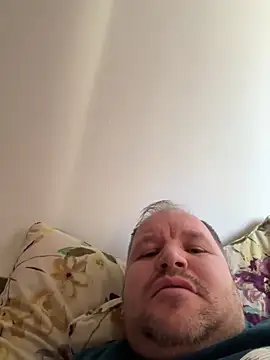 Snapshot of Aronn4 chatting on January 27, 2025, 12:05 pm Aronn4 online show from January 27, 2025, 12:05 pm