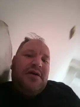 Snapshot of Aronn4 chatting on February 20, 2025, 10:16 am Aronn4 online show from February 20, 2025, 10:16 am