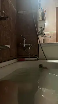 Snapshot of Aronn4 chatting on March 21, 2025, 6:51 pm Aronn4 online show from March 21, 2025, 6:51 pm